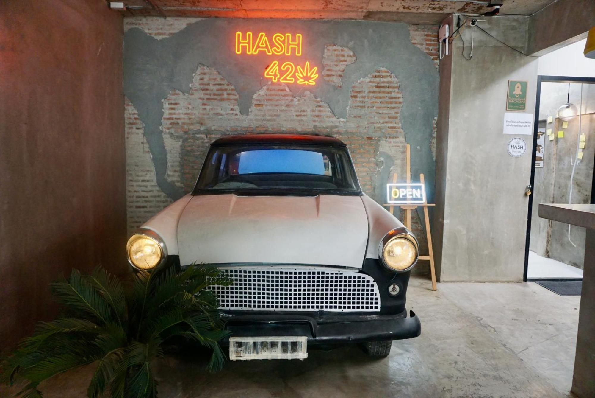 Hip And Funky Apartment Silom Soi 3, With Rooftop View Bangkok Eksteriør bilde